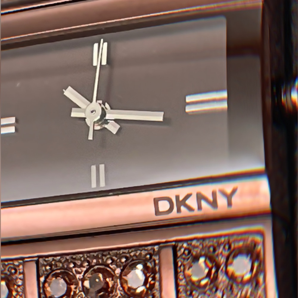 NWOT DKNY Sparkling Copper/Bronze Ladies Wristwatch with links NY3895